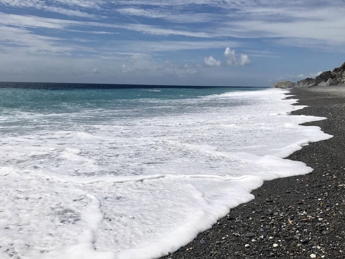 【看見蘇花之美】一個被遺忘的秘境、弧線優美的海灣、天然的海蝕奇景《和仁礫灘 》/清水斷崖_驚險壯觀海岸欣賞點《和仁界碑》、《和清隧道》、《崇德休憩據點 》 柚子芳姐_旅遊札記_2019.