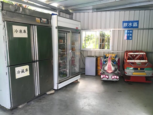 【苗栗大湖_微笑山丘露營區】預備備…尖叫聲!超瘋狂兒童親水樂園、超刺激極速空中飛梯、超長30公尺滑草道,還有沙池/塗鴨/攀岩/九宮格/環營步道,根本就是小朋友的歡樂天堂,嗨翻天啦! 柚子