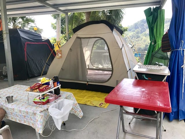 【苗栗大湖_微笑山丘露營區】預備備…尖叫聲!超瘋狂兒童親水樂園、超刺激極速空中飛梯、超長30公尺滑草道,還有沙池/塗鴨/攀岩/九宮格/環營步道,根本就是小朋友的歡樂天堂,嗨翻天啦! 柚子