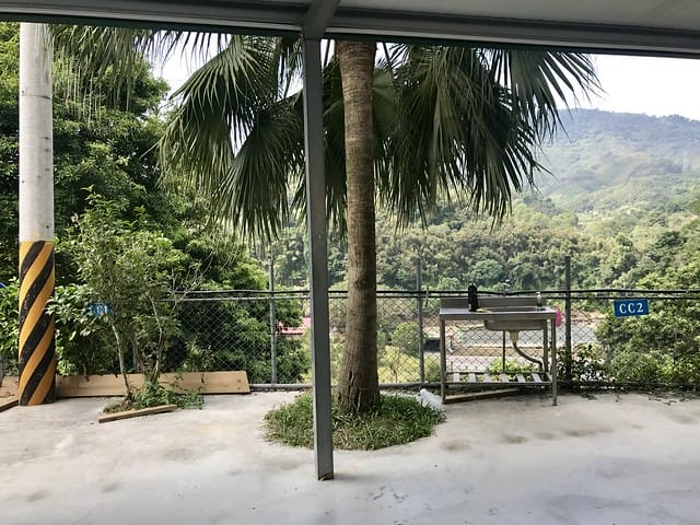 【苗栗大湖_微笑山丘露營區】預備備…尖叫聲!超瘋狂兒童親水樂園、超刺激極速空中飛梯、超長30公尺滑草道,還有沙池/塗鴨/攀岩/九宮格/環營步道,根本就是小朋友的歡樂天堂,嗨翻天啦! 柚子