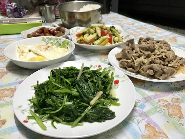 【苗栗大湖_微笑山丘露營區】預備備…尖叫聲!超瘋狂兒童親水樂園、超刺激極速空中飛梯、超長30公尺滑草道,還有沙池/塗鴨/攀岩/九宮格/環營步道,根本就是小朋友的歡樂天堂,嗨翻天啦! 柚子