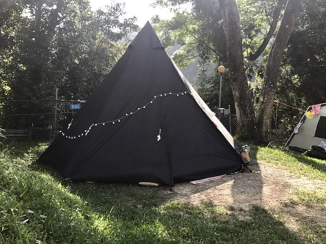 【苗栗大湖_微笑山丘露營區】預備備…尖叫聲!超瘋狂兒童親水樂園、超刺激極速空中飛梯、超長30公尺滑草道,還有沙池/塗鴨/攀岩/九宮格/環營步道,根本就是小朋友的歡樂天堂,嗨翻天啦! 柚子