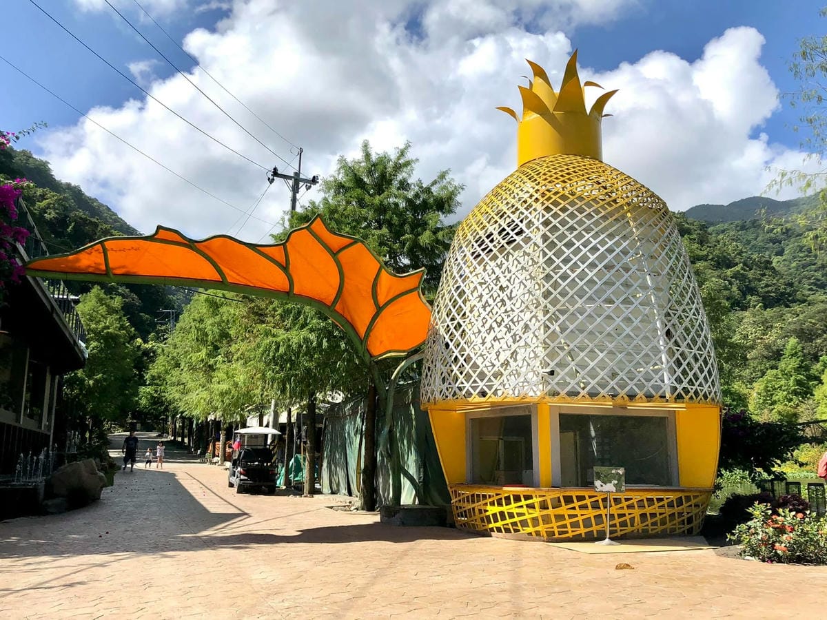 【宜蘭礁溪半日遊】溫泉公園/猴洞坑瀑布/地景廣場/湯圍溝/九號溫泉釣蝦再來品嚐美食,步行輕旅好好玩!@柚子芳姐の旅遊札記