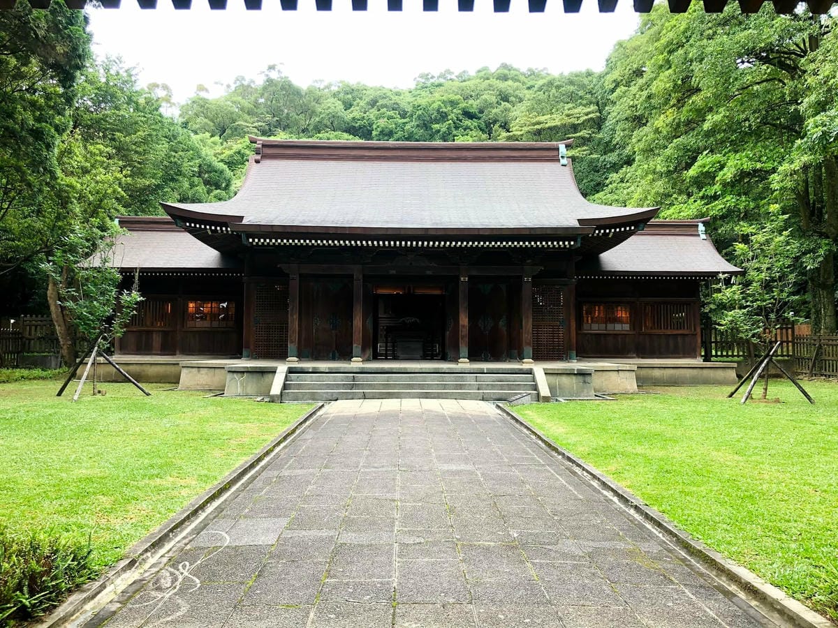 【桃園神社_忠烈祠】春日山 · 風祭り秋風輕吹拂,轉動彩虹風車/品嚐井上豆花、體驗秋韻和服、限定和菓子/假日還有巿集哦!/可順遊大有梯田生態公園,虎頭山環保公園或大溪韭菜花田@柚子芳姐