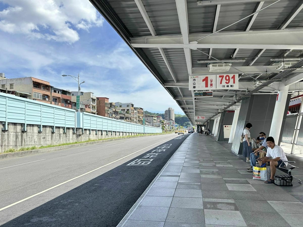 101公車站.jpg