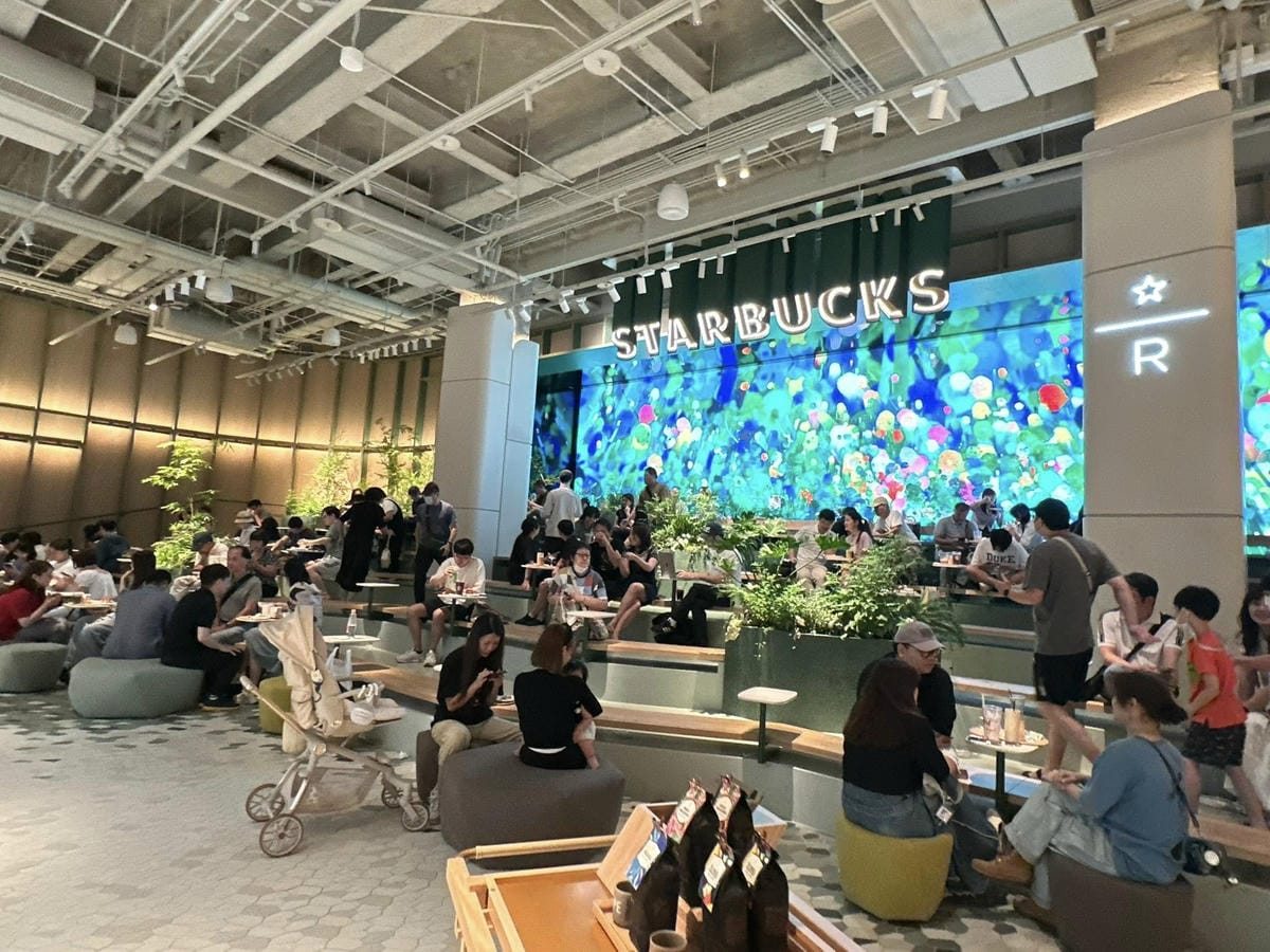 台北信義區【星巴克典藏DREAM PLAZA 台北】 【】