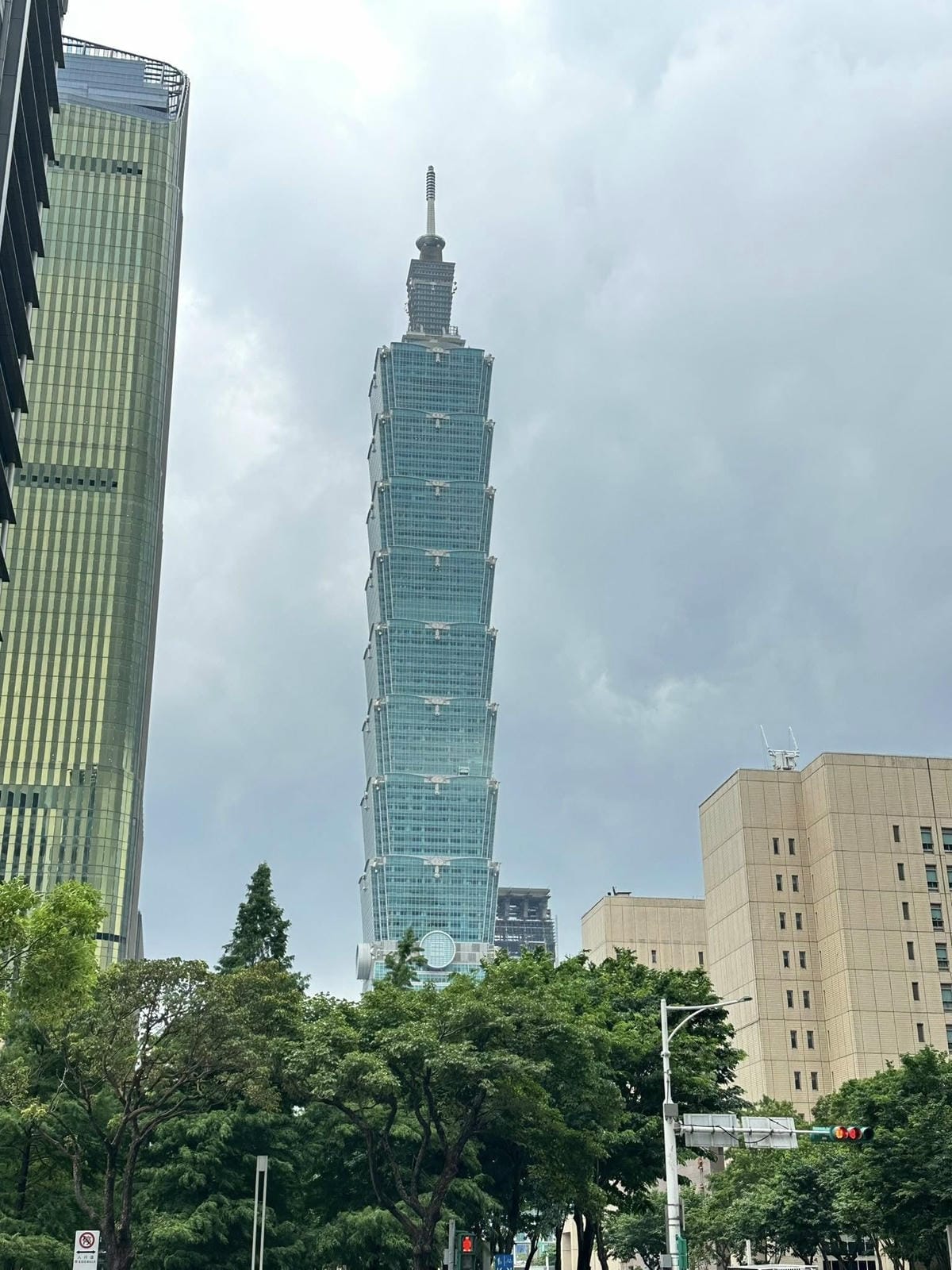台北信義區【星巴克典藏DREAM PLAZA 台北】 【】