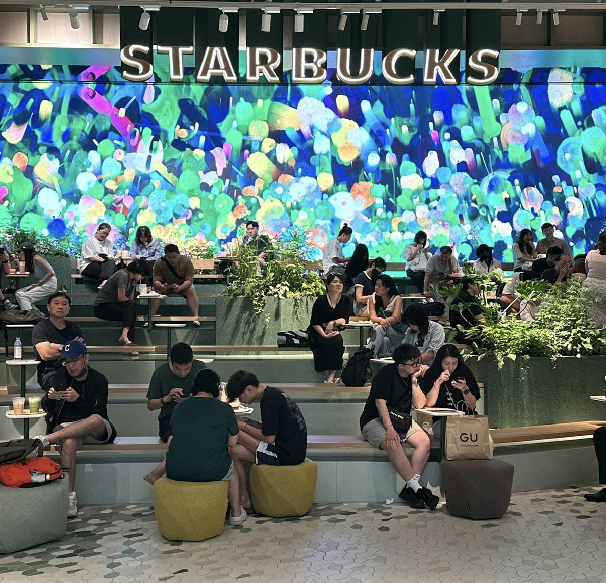台北信義區【星巴克典藏DREAM PLAZA 台北】 【】