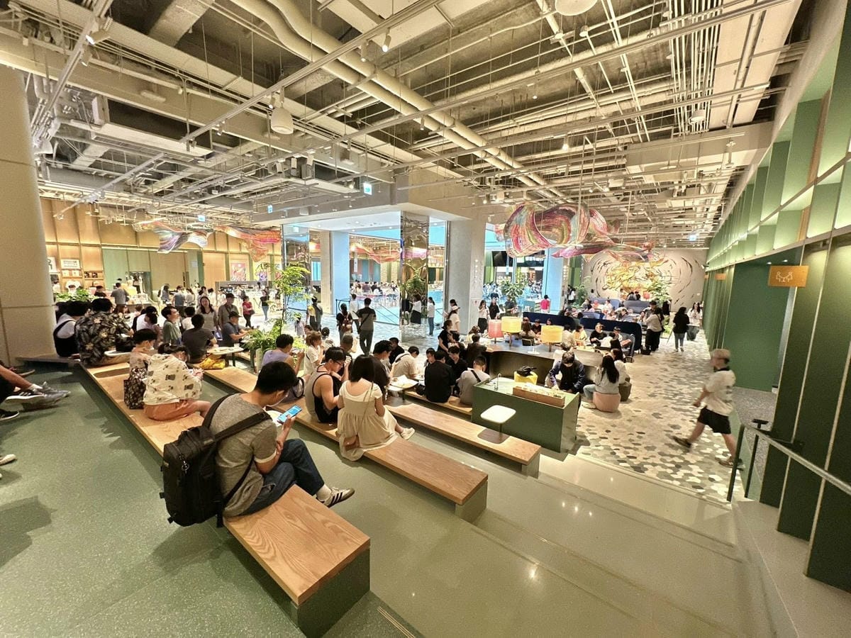 台北信義區【星巴克典藏DREAM PLAZA 台北】 【】