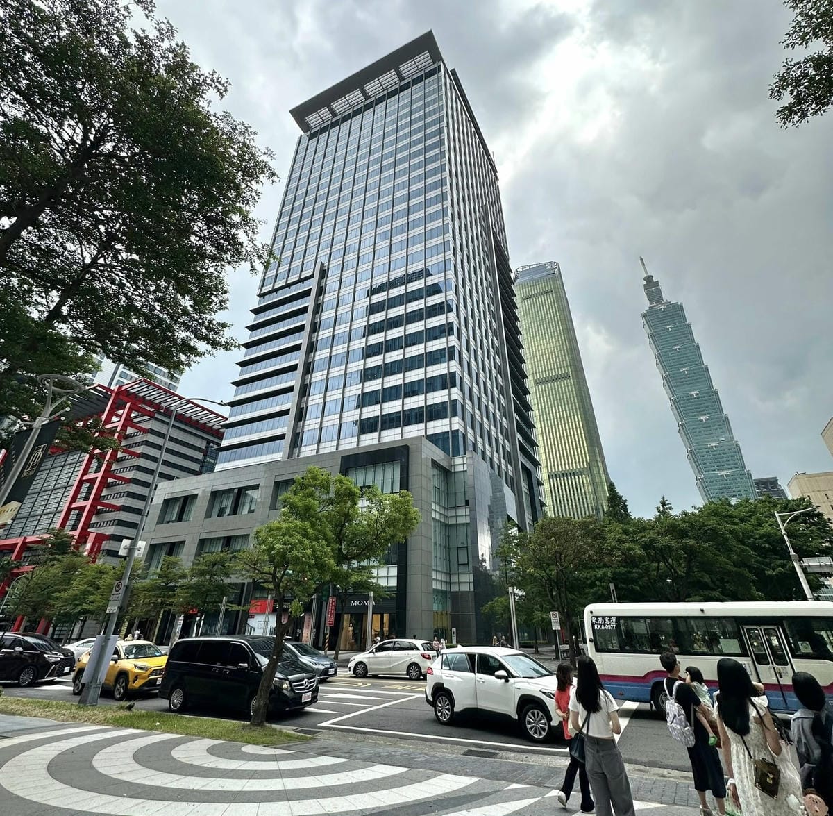 台北信義區【星巴克典藏DREAM PLAZA 台北】 【】