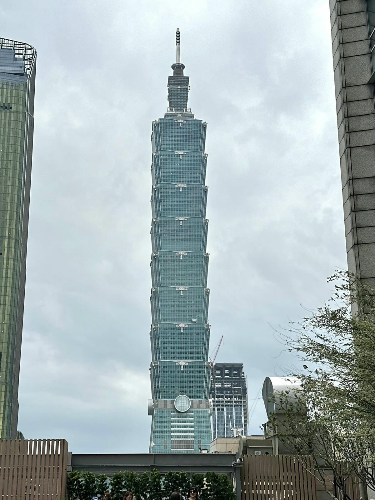 台北信義區【星巴克典藏DREAM PLAZA 台北】 【】