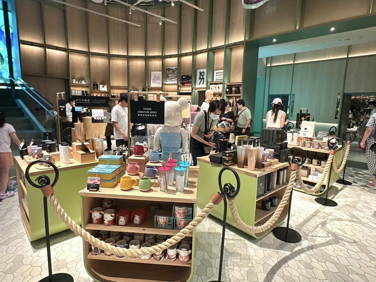 台北信義區【星巴克典藏DREAM PLAZA 台北】 【】