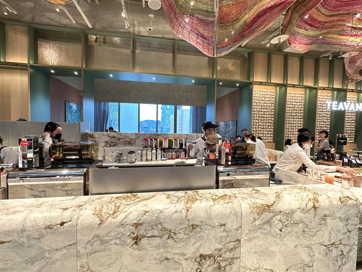 台北信義區【星巴克典藏DREAM PLAZA 台北】 【】