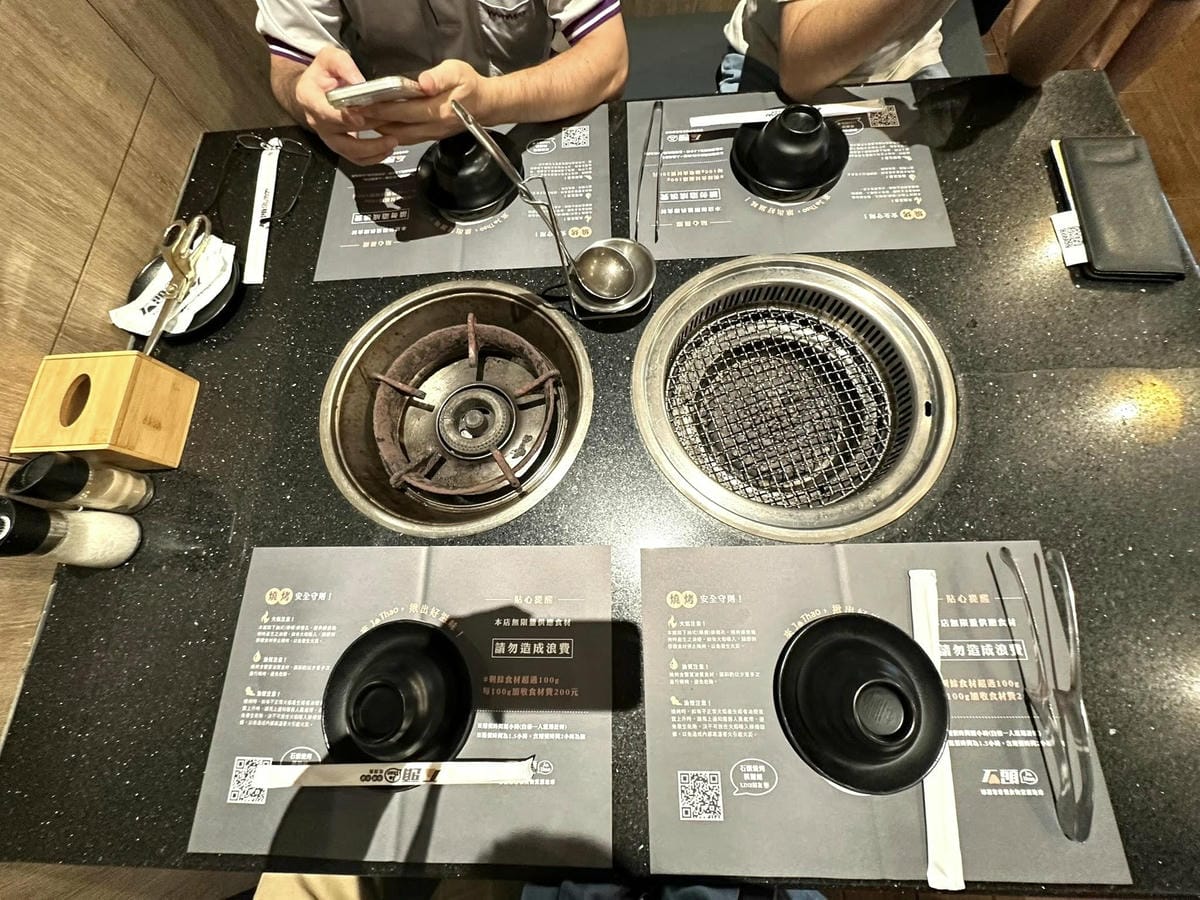 桃園美食【石頭燒烤火鍋吃到飽-桃園館】無限放題放飲燒烤、鍋
