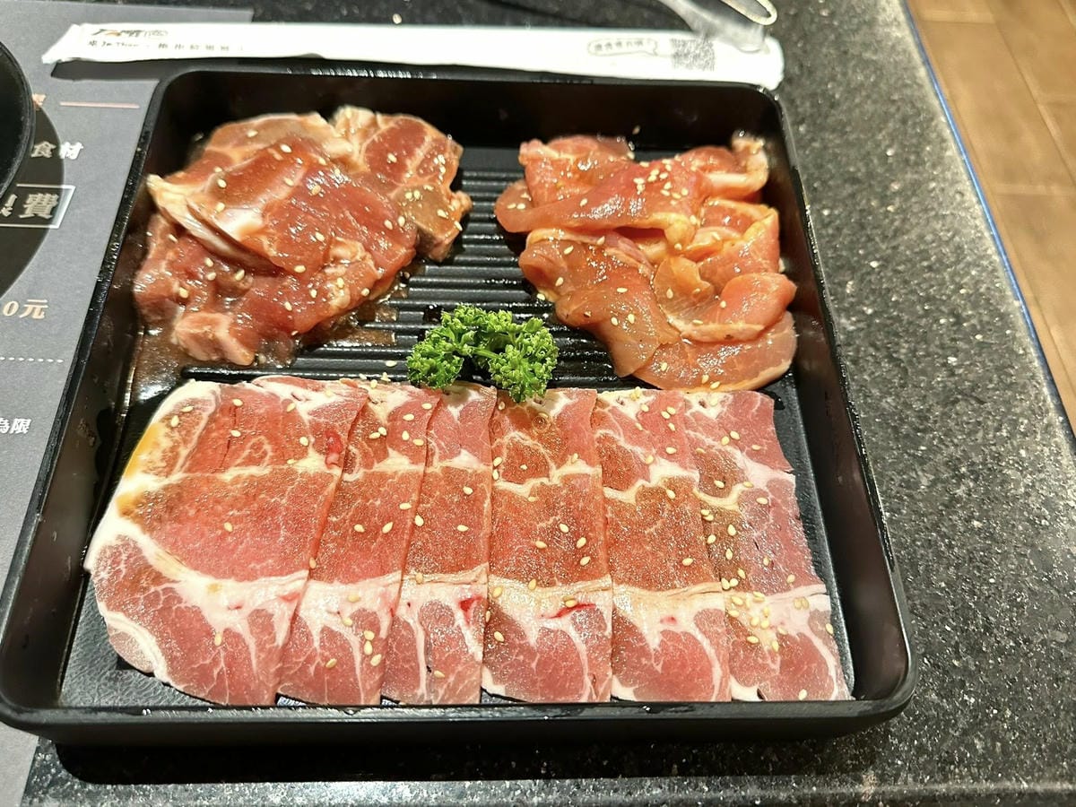 桃園美食【石頭燒烤火鍋吃到飽-桃園館】無限放題放飲燒烤、鍋