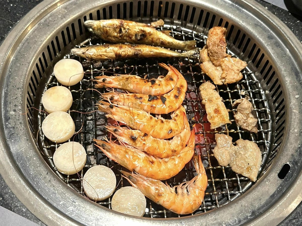 桃園美食【石頭燒烤火鍋吃到飽-桃園館】無限放題放飲燒烤、鍋