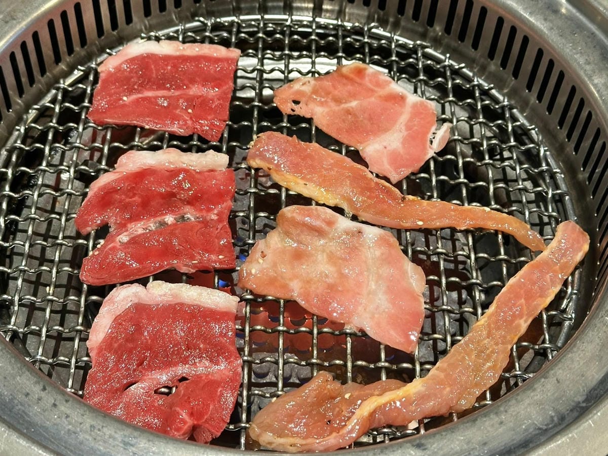 桃園美食【石頭燒烤火鍋吃到飽-桃園館】無限放題放飲燒烤、鍋